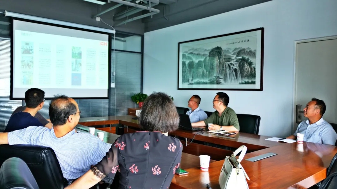 派瑞領(lǐng)導(dǎo)一行蒞臨西馳電氣總部參觀指導(dǎo)(圖4) 派瑞領(lǐng)導(dǎo)一行蒞臨西馳電氣總部參觀指導(dǎo)(圖4)