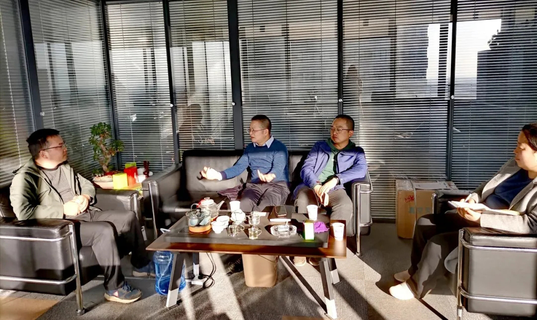 西安軟件園發展中心副主任周非凡走訪西馳電氣(圖1) 西安軟件園發展中心副主任周非凡走訪西馳電氣(圖1)