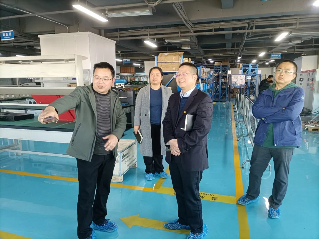 西安軟件園發展中心副主任周非凡走訪西馳電氣(圖3) 西安軟件園發展中心副主任周非凡走訪西馳電氣(圖3)